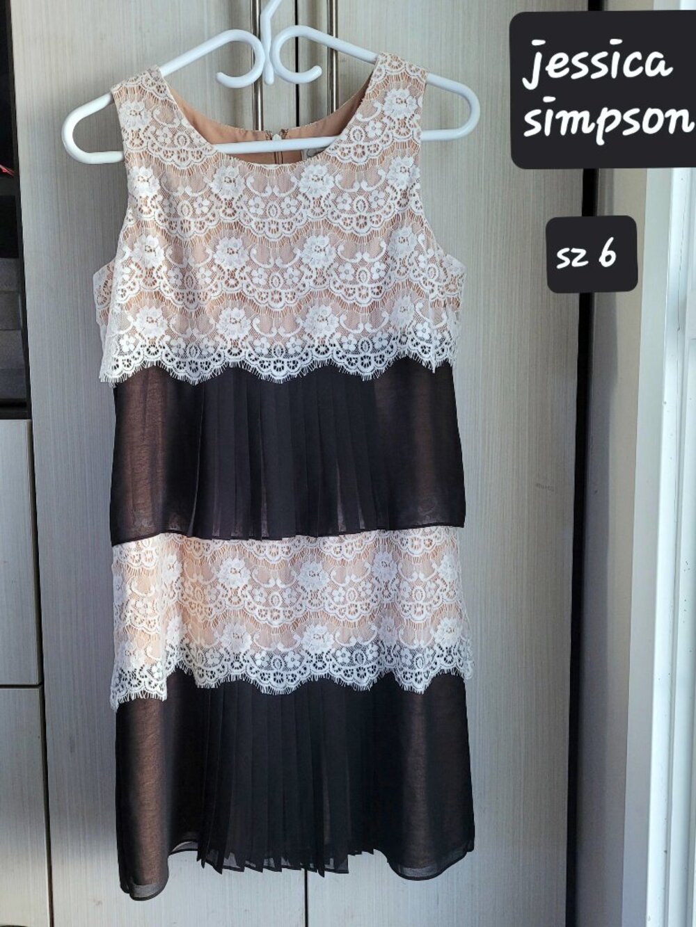 Jessica Simpson dress